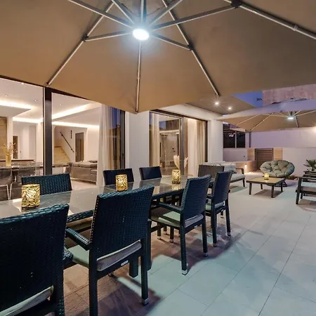 New! Lady Maris With Heated Private Pool, 5 En-suite Bedrooms, 70m From Villa Slatine
