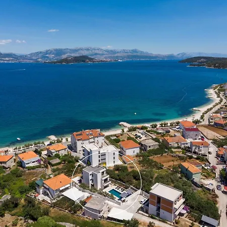 New! Lady Maris With Heated Private Pool, 5 En-suite Bedrooms, 70m From Slatine