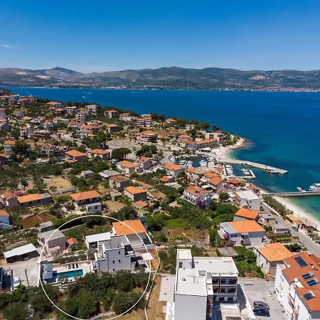 New! Lady Maris With Heated Private Pool, 5 En-suite Bedrooms, 70m From Slatine