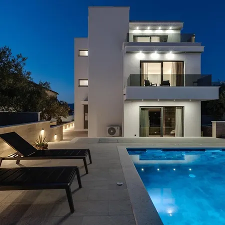 New! Lady Maris With Heated Private Pool, 5 En-suite Bedrooms, 70m From Villa Slatine