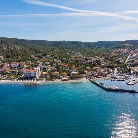 Villa New! Lady Maris With Heated Private Pool, 5 En-suite Bedrooms, 70m From *